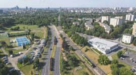 Wzdłuż trasy Poznańskiego Szybkiego Tramwaju powstaje infrastruktura dla pieszych i rowerzystów [FILM]
