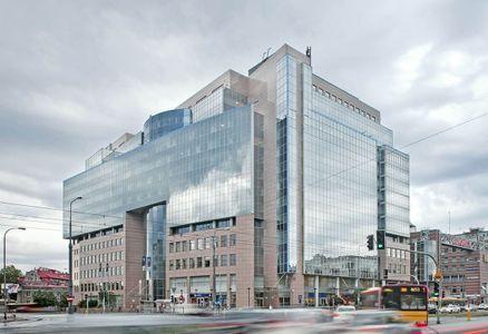 PKO BP szuka generalnego wykonawcy przebudowy dużego biurowca w centrum Warszawy