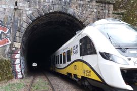 Ogłoszono przetarg na remont zabytkowego tunelu kolejowego na linii Wrocław – Jelenia Góra