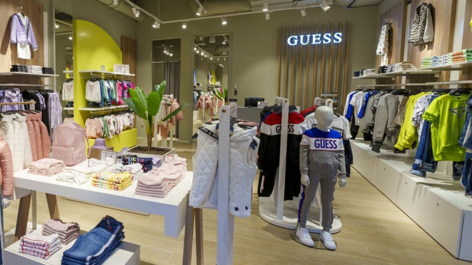 Amerykańska marka GUESS Kids otworzyła salon z modą dziecięcą w Designer Outlet Sosnowiec