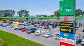 Kolejna duża sieć parków handlowych w Polsce inwestuje w ładowarki