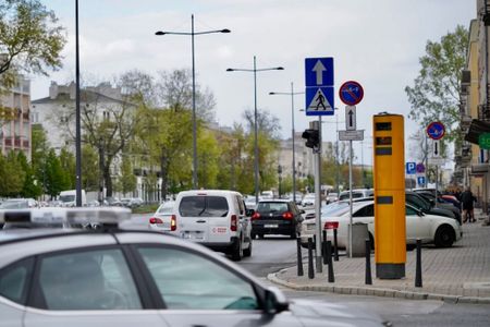 Noga z gazu kierowcy! W Warszawie pojawią się nowe fotoradary, kilka zmieni lokalizację