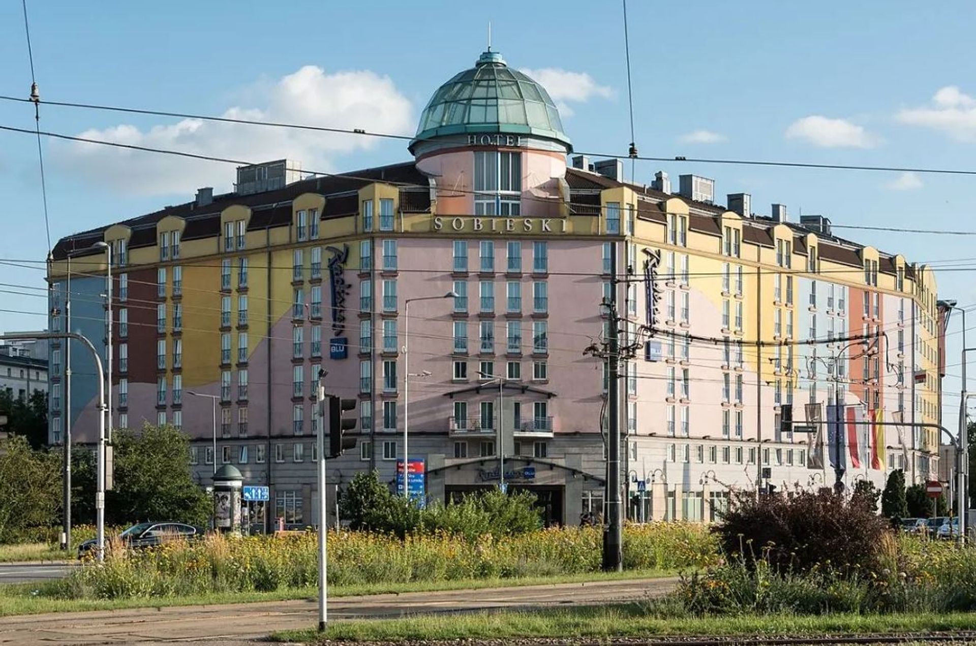 Hotel Radisson Blu Sobieski w Warszawie nie będzie zabytkiem