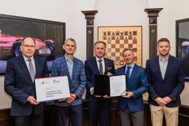 Globalny lider w dziedzinie zaawansowanych technologii próżniowych inwestuje w Zabrzu