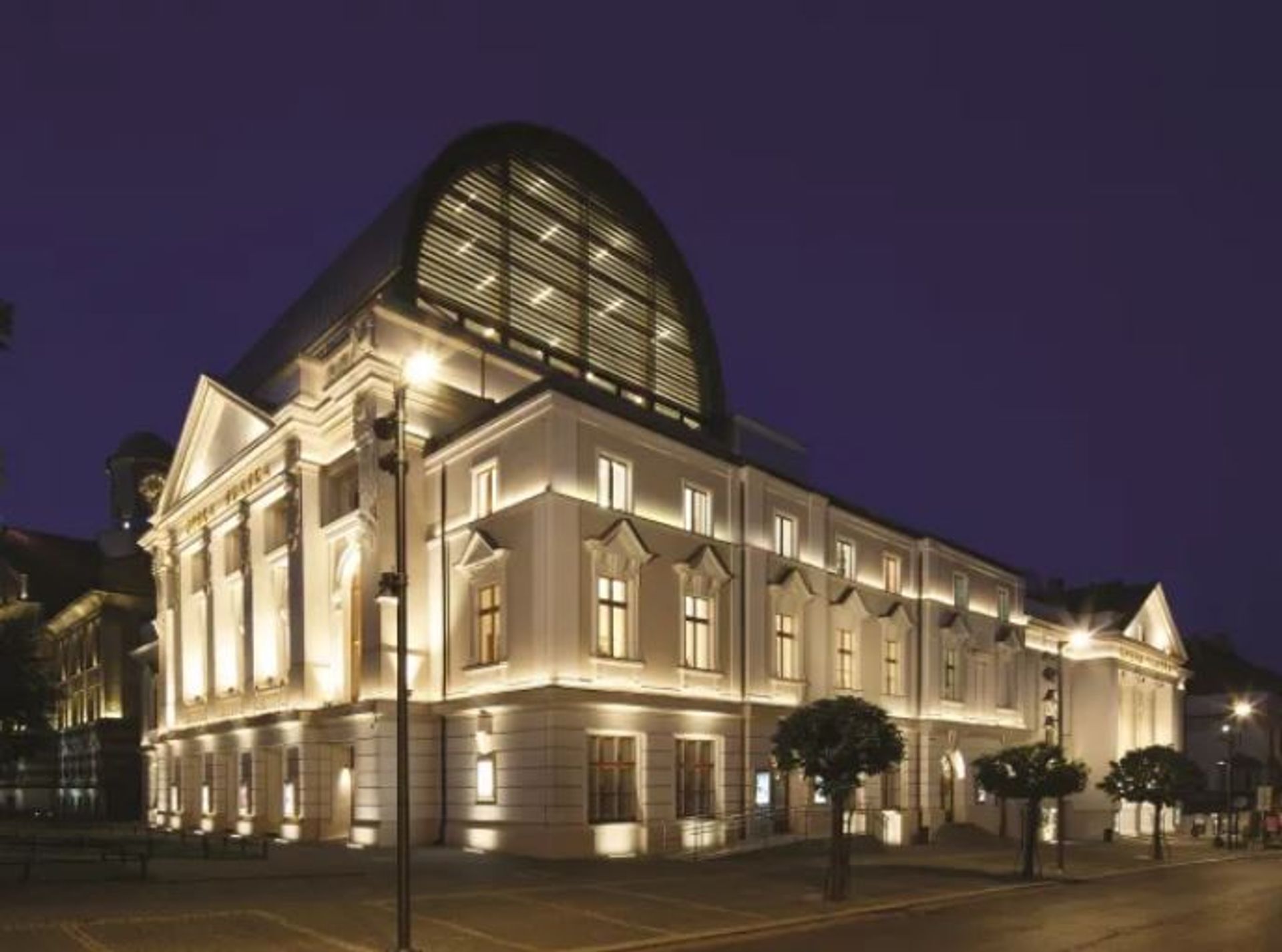 Remont zabytkowego budynku Opery Śląskiej w Bytomiu na finiszu – trwają prace wykończeniowe 