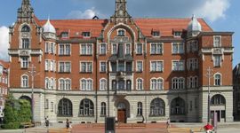 Zabytkowy, dawny Grand Hotel w centrum Katowic wystawiony na sprzedaż 