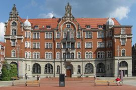 Zabytkowy, dawny Grand Hotel w centrum Katowic wystawiony na sprzedaż 