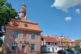 Warmińsko-mazurskie: Zabytkowy ratusz z XVIII w. odzyskał historyczny wygląd