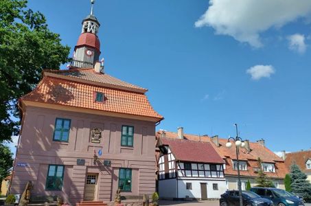 Warmińsko-mazurskie: Zabytkowy ratusz z XVIII w. odzyskał historyczny wygląd