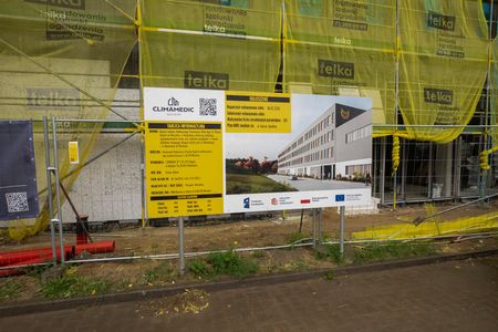 We Wrocławiu dobiega końca budowa Centrum Edukacji Medycznej Uniwersytetu Medycznego [WIZUALIZACJE+FILM]