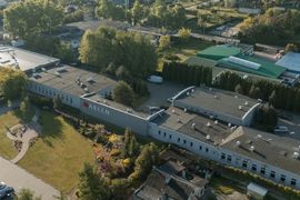 Duży polski producent odzieży przeznaczonej między innymi dla wojska oraz służb mundurowych rozbudował fabrykę pod Warszawą