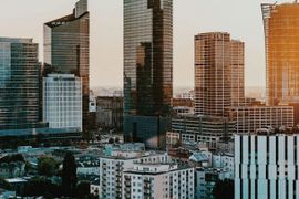 Rynek biurowy w Warszawie: Stabilny popyt przy rekordowo niskiej powierzchni w budowie 