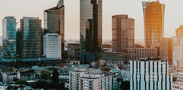 Rynek biurowy w Warszawie: Stabilny popyt przy rekordowo niskiej powierzchni w budowie 