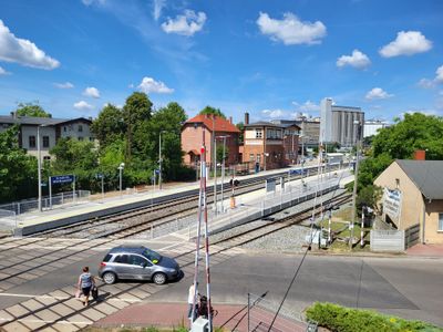 Podróżni zyskali kolejny zmodernizowany peron w Grodzisku Wielkopolskim [ZDJĘCIA]