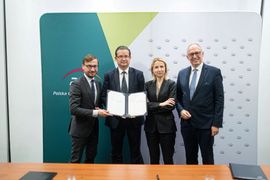PGE i Europejski Bank Inwestycyjny wspierają transformację energetyczną infrastruktury kolejowej w Polsce