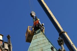 [Wrocław] Na dachu Ratusza pojawili się robotnicy. Zobacz co robią