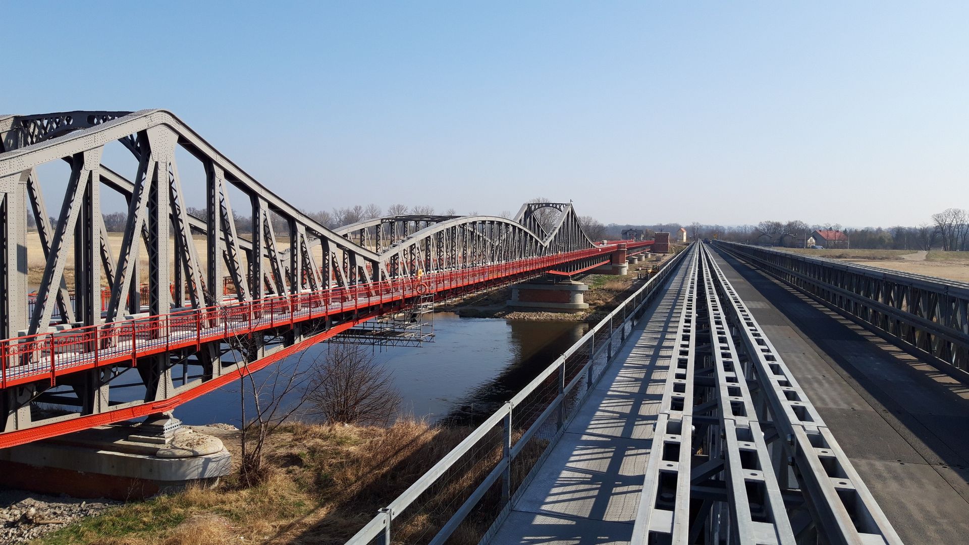 Zbliża się do końca remont zabytkowego, ponad 100-letniego mostu na Odrze w Ścinawie 