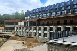 Tremonti Hotel & Spa Szklarska Poręba zostanie dokończony. Obok planowana jest kolejna inwestycja [WIZUALIZACJE]