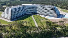 Hotel Gołębiewski w Pobierowie bliski otwarcia. Pozostał tylko jeden dokument