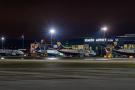Kraków Airport: Ryanair powiększa swoją największą bazę w Europie Środkowej i dodaje 3 nowe samoloty