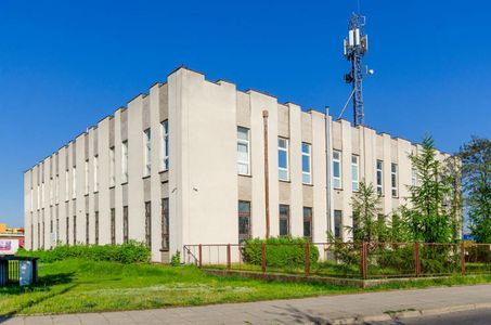 Okazja dla inwestorów! Duży biurowiec z parkingiem na bydgoskim Fordonie do kupienia w świetnej cenie
