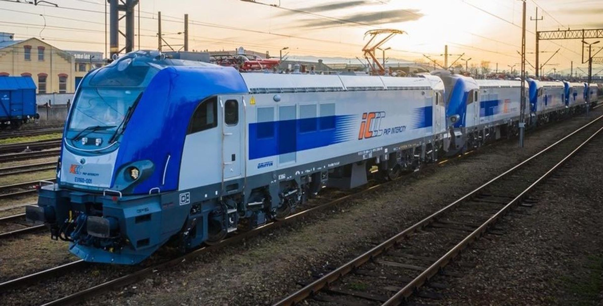 Ponad 16,5 mld zł na tabor. PKP Intercity wspiera polski przemysł