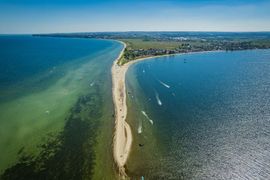 W Rewie trwa budowa i remont opaski brzegowej. Powstaje też nowy deptak