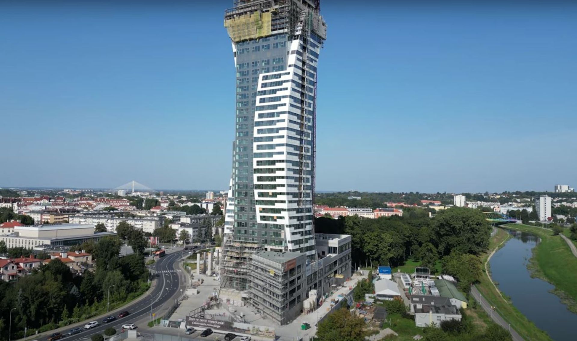 W Rzeszowie trwa budowa 161-metrowego apartamentowca Olszynki Park 