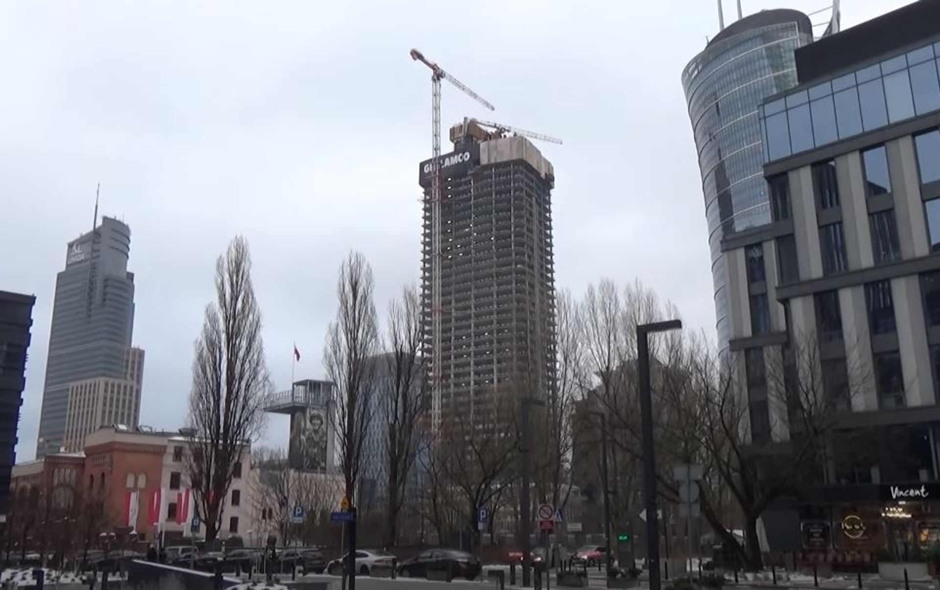 W Warszawie trwa budowa nowego, 174-metrowego wieżowca The Bridge 