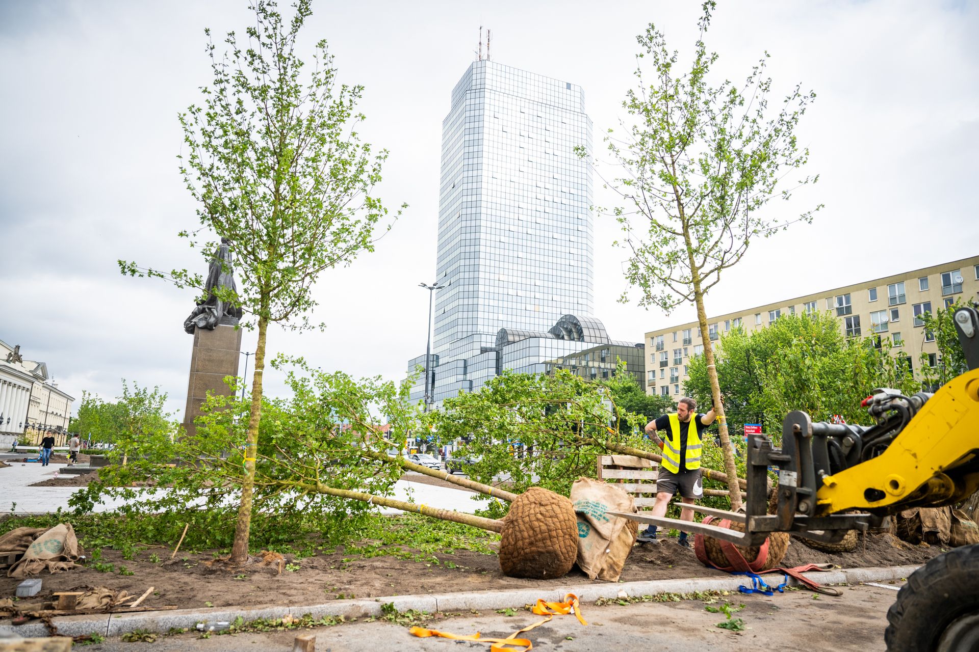 Nowy Plac Bankowy w Warszawie – mniej betonu, więcej zieleni 