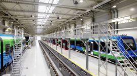 Nowa hala Podkarpackiej Kolei Aglomeracyjnej w Rzeszowie przyspiesza serwis kolei [ZDJĘCIA]