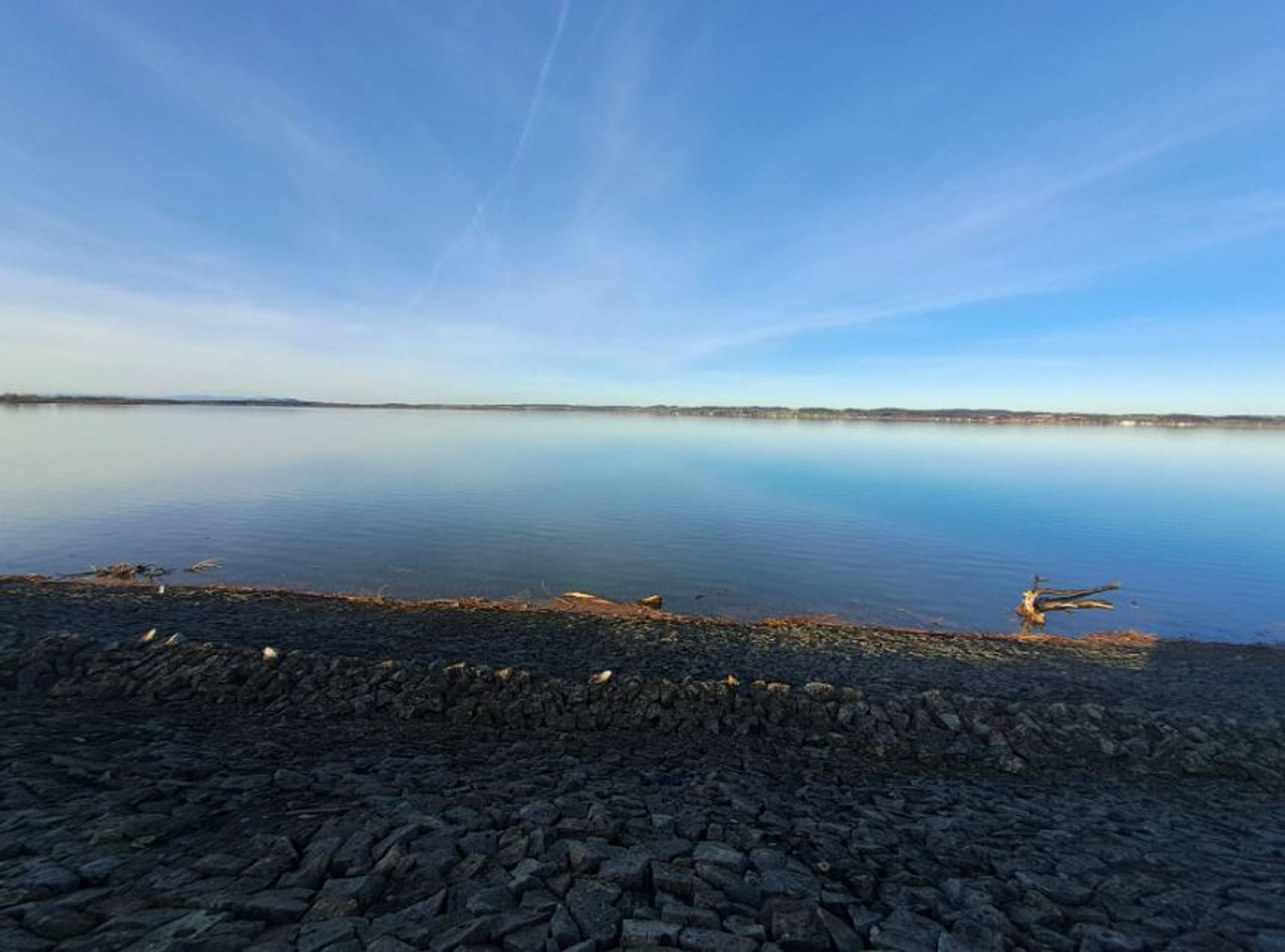 Ponad 90-letni zbiornik Otmuchów na rzece Nysa Kłodzka na Opolszczyźnie przejdzie remont