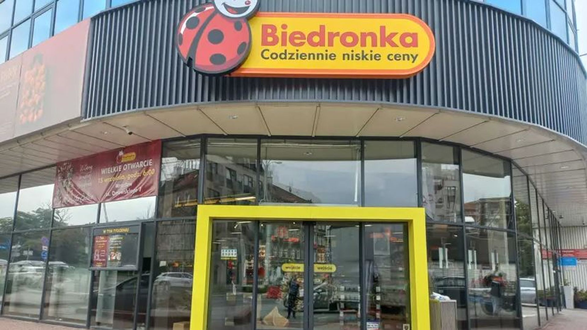 Otworzono pierwszy we Wrocławiu sklep sieci Biedronka w formacie ultra mini