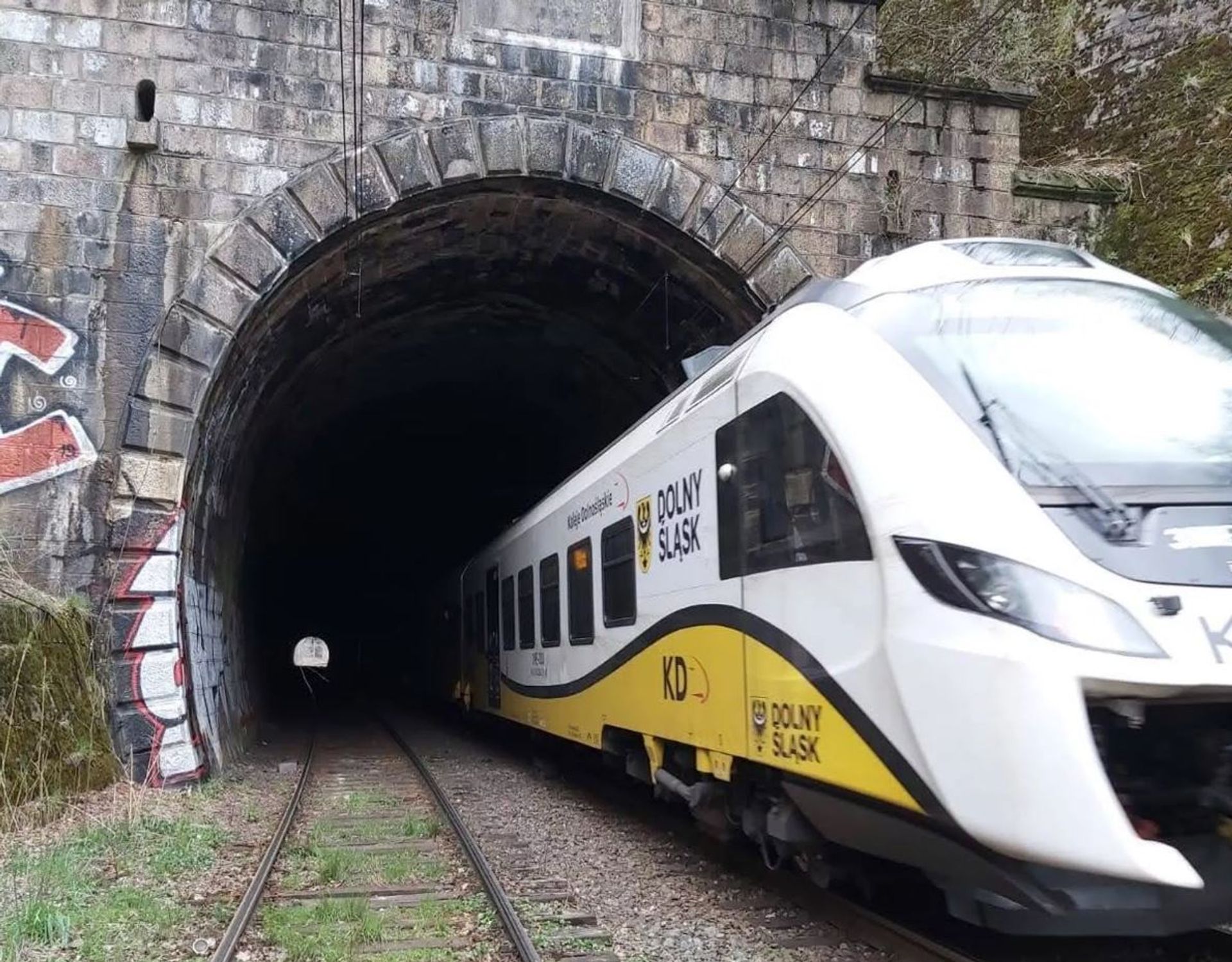 Dolny Śląsk: Zamknięcie tunelu kolejowego na odcinku Jelenia Góra – Janowice Wielkie