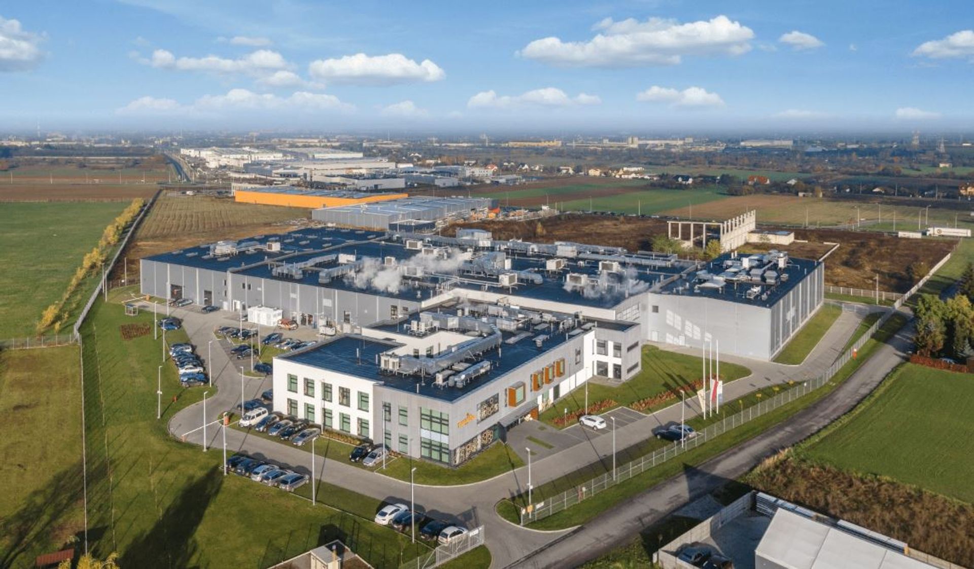 Fabryka Cukierków Pszczółka rusza po kontrakty dla wojska i NATO. Szykuje produkcję żywności o 30‑letnim terminie ważności