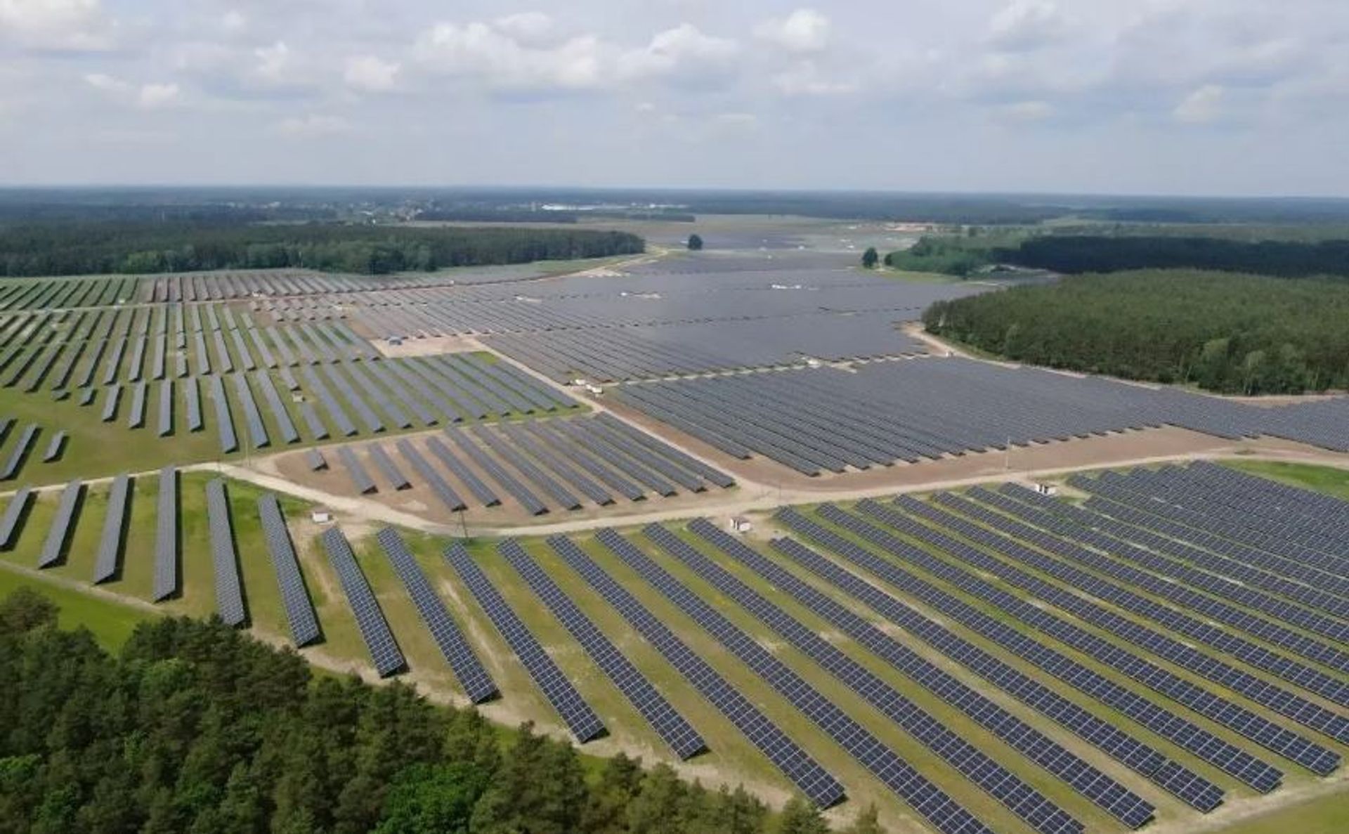 Grupa ORLEN zakończyła budowę jednej z największych farm fotowoltaicznych w kraju