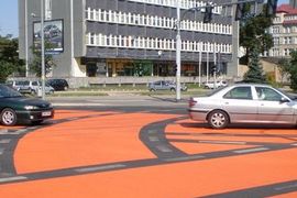 [Wrocław] Radny chce monitoringu i czerwonych pasów na głównych skrzyżowaniach w mieście