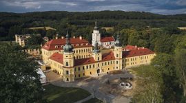 Zabytkowy pałac w Żyrowej odzyskuje dawny blask. Historyczna rezydencja zmienia się w luksusowy hotel