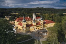 Zabytkowy pałac w Żyrowej odzyskuje dawny blask. Historyczna rezydencja zmienia się w luksusowy hotel