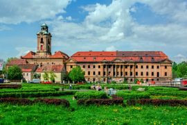 Zabytkowy dawny zamek Dewinów-Bibersteinów-Promnitzów w Żarach zostanie wyremontowany