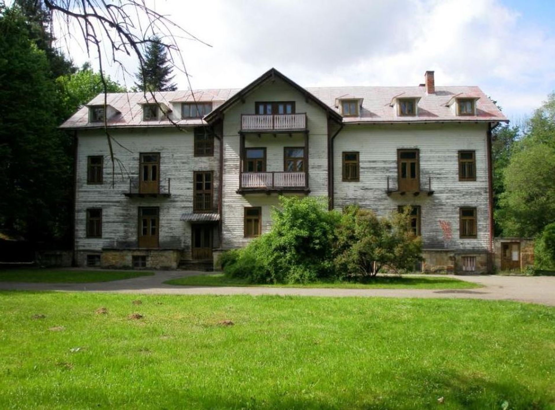 Podkarpackie: W Rymanowie-Zdroju zostanie odbudowane zabytkowe sanatorium "Leliwa"