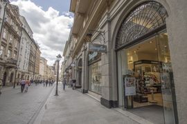 [Kraków] Duży napływ turystów kształtuje sytuację ulic handlowych w Krakowie. Stabilny rozwój rynku centrów handlowych &#8211; nowe projekty w planach.