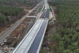 Trwa budowa ostatniego odcinka drogi ekspresowej S3 w Polsce [FILMY]