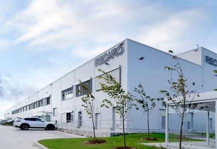 Nowe miejsca pracy w woj. lubuskim. RECARO Aircraft Seating Polska otworzył rozbudowaną fabrykę
