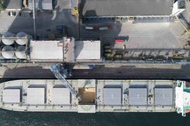 Czwarty terminal w Porcie Gdynia czeka na decyzję Brukseli. Port zwiększa przeładunki zbóż