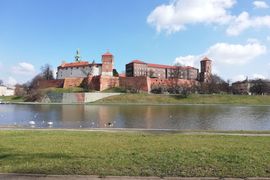 Kraków: Remont na Wawelu – trwa renowacja królewskich sarkofagów