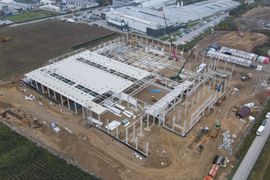 Globalna firma automotive rozbudowuje fabrykę pod Wrocławiem [ZDJĘCIA]