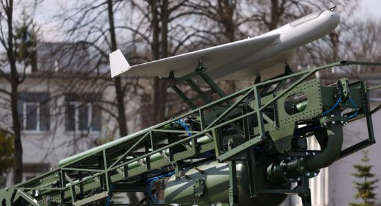 Nowa linia produkcyjna dronów Hornet pod Warszawą. Rząd przeznaczy 26 mld zł na bezzałogowce [FILMY]