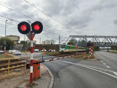 Wyższy poziom bezpieczeństwa na linii kolejowej Warszawa Wileńska – Ząbki