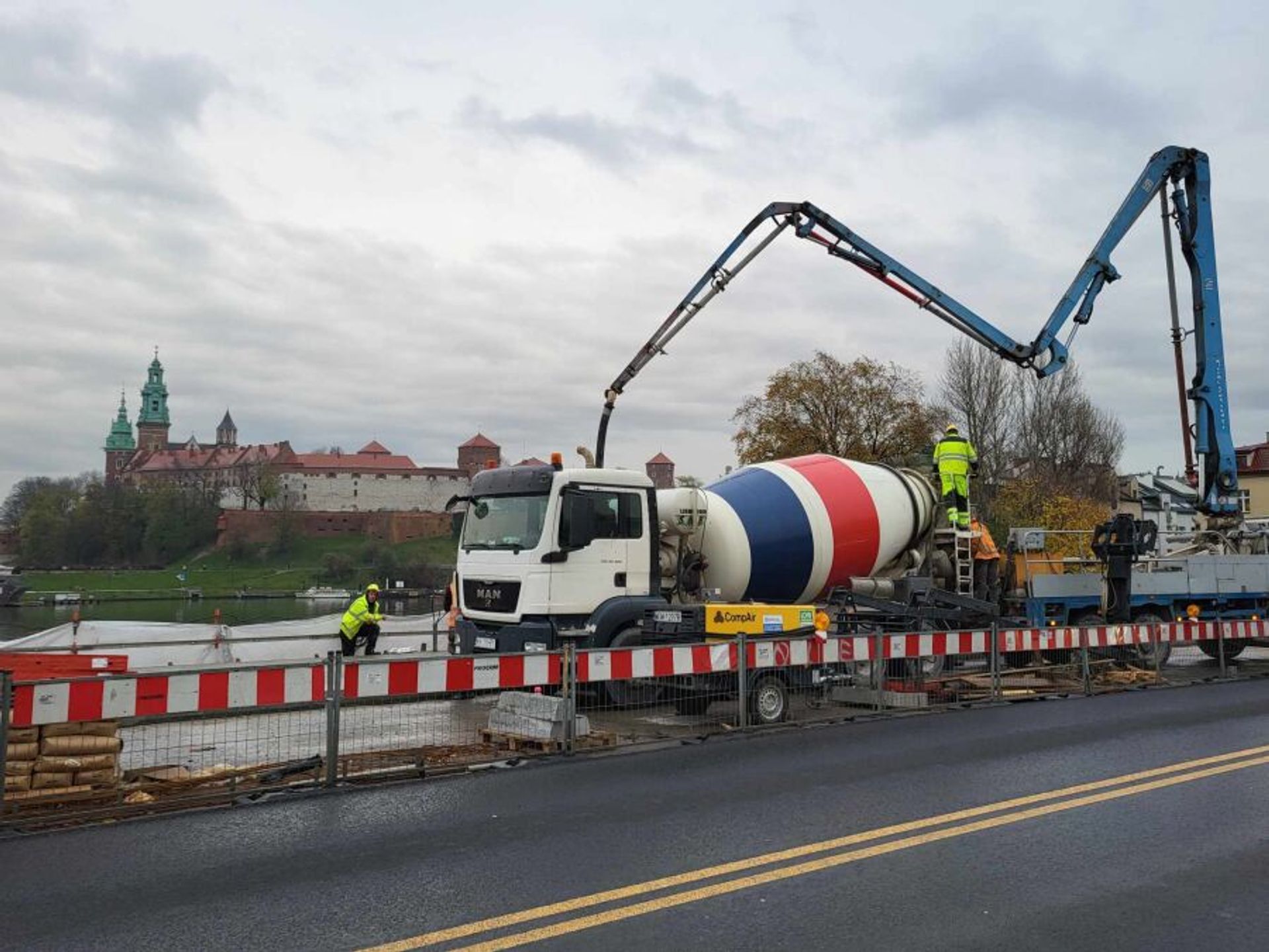 Remont mostu Dębnickiego w Krakowie dobiega końca 